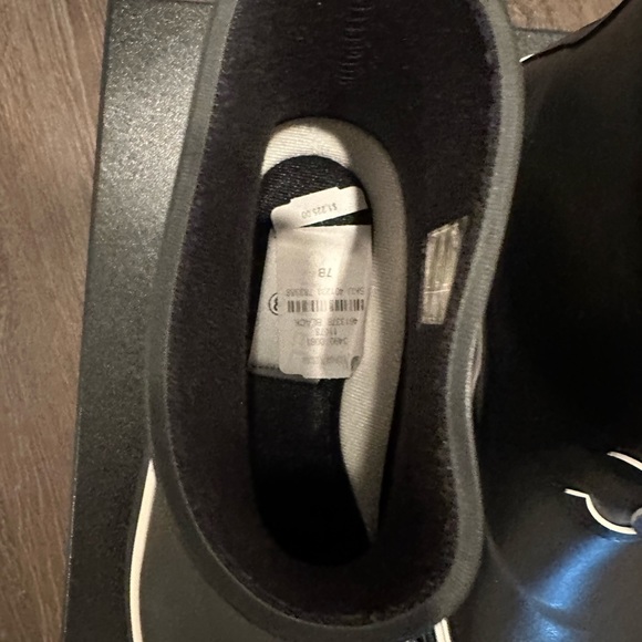 Chanel 2023 Rubber Wellington Caoutchouc CC Logo Top ankle rain boot Authentic - Picture 5 of 8